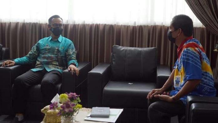 Sekda HSS M Noor menerima kunjungan DJKN Kalselteng, Jumat (3/9/2021).