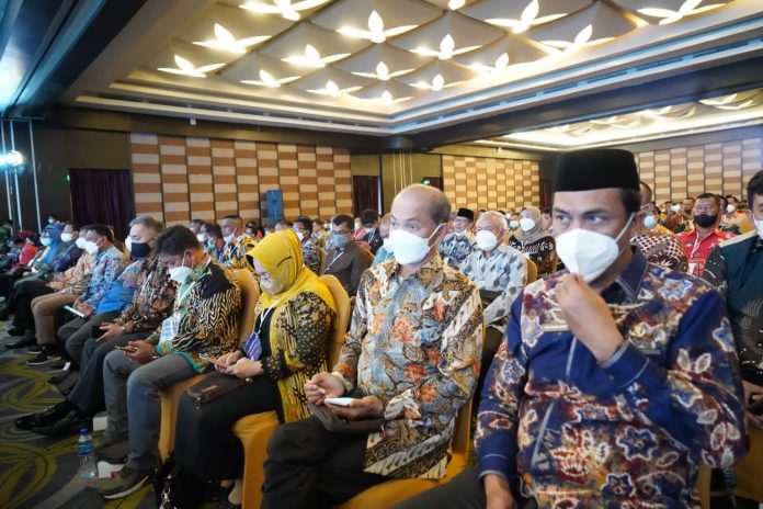 Rapat Koordinasi (Rakor) Nasional penyelenggaraan urusan pemerintahan umum dan dukungan sukses pembagunan IKN 2022, di Balikpapan, Selasa (29/3/2022).