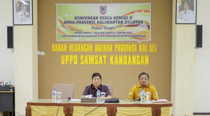 Karlie Hanafi Kalianda selaku pimpinan rombongan bertolak ke Kabupaten Tapin dan Hulu Sungai Selatan Jum'at (20/1/2023)