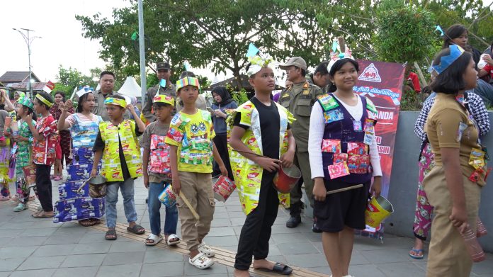 Festival Musik Sampah Hidupkan Teluk Kelayan, Barang Bekas Disulap Jadi Dentuman Kreatif
