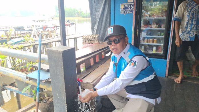 Meski Kemarau dan Air Sungai Makin Asin, PAM Bandarmasih Pastikan Air Tetap Deras ke Pulau Bromo
