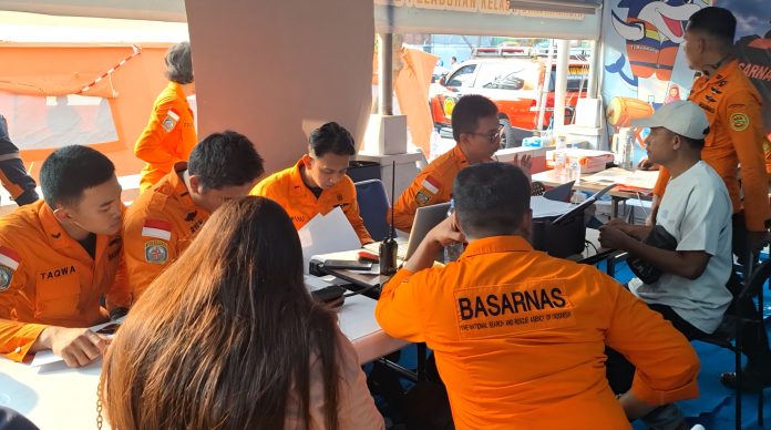 Dihantam Cuaca Buruk di Laut Jawa, 107 Penumpang KM Virgo Transport 8 Dievakuasi, Tim SAR Buru Sisa Korban